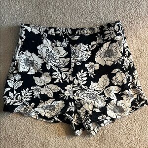 Floral Black and White Women's Shorts